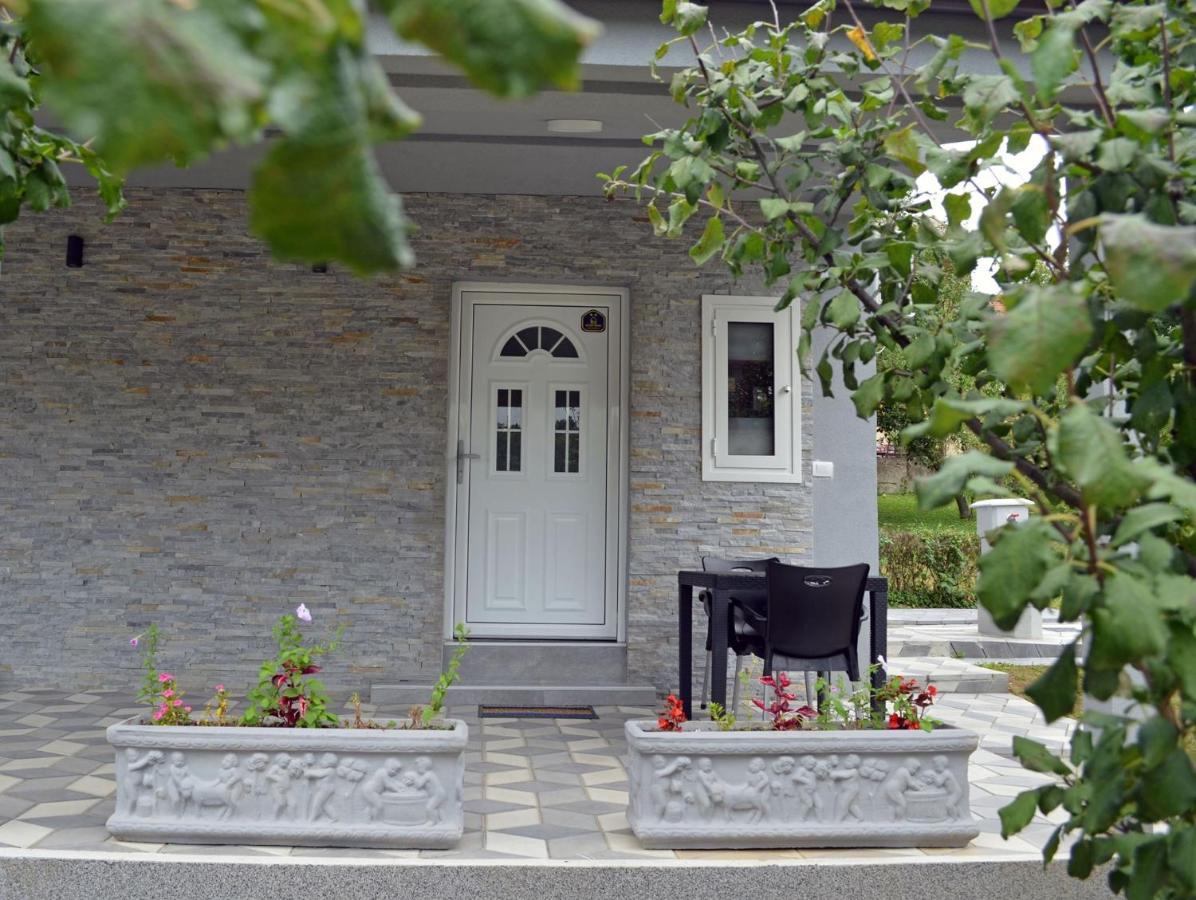 Apartmani Ana Vrdnik Exterior foto