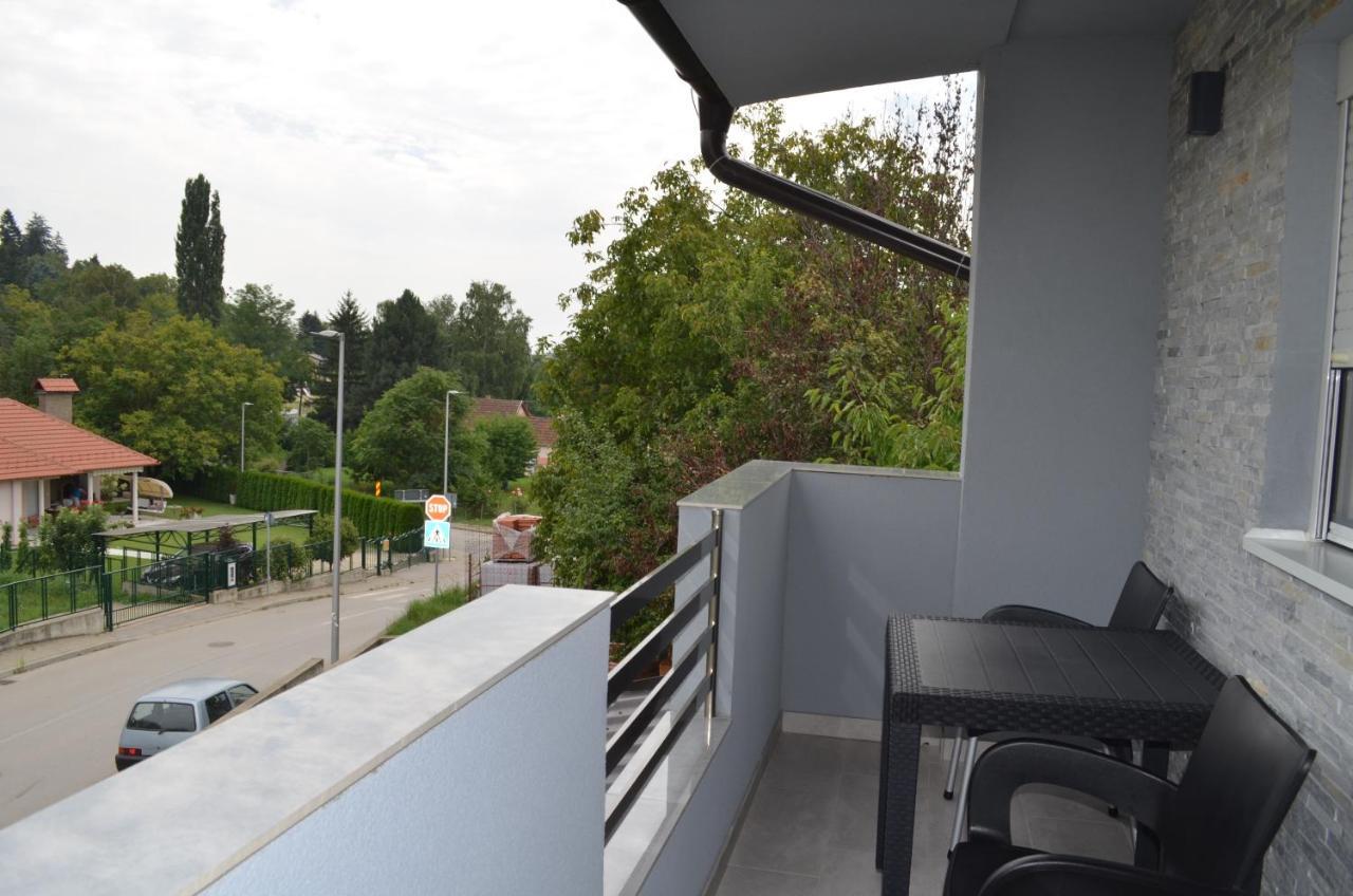 Apartmani Ana Vrdnik Exterior foto
