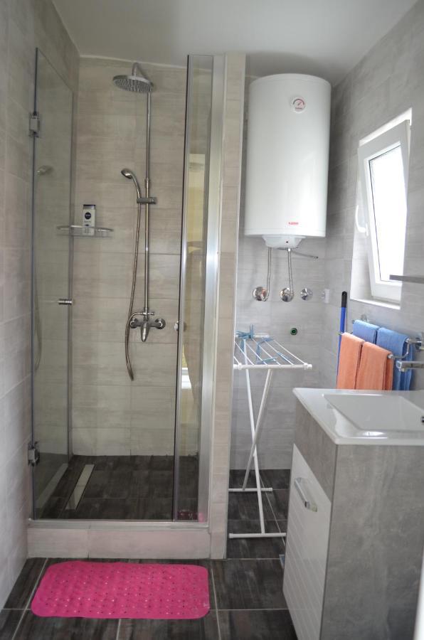 Apartmani Ana Vrdnik Exterior foto